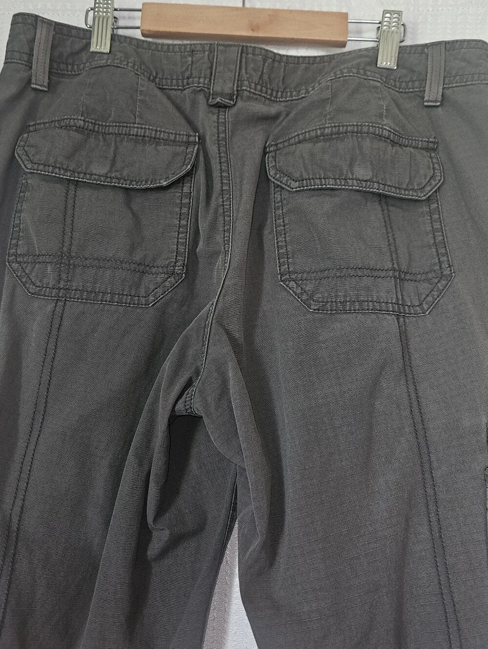 Eddie Bauer Womens Size 13 Cotton Capri Cargo Pants Dark Grey Y2K